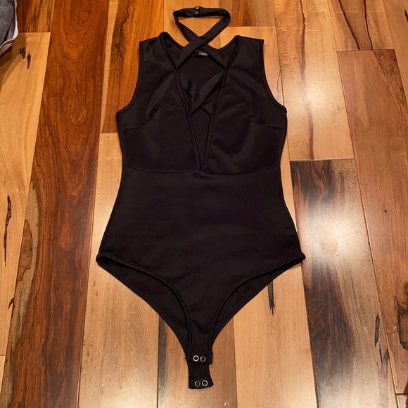 Forever 21 Tops - NWOT- FOREVER 21 CUT OUT SEXY BODYSUIT- SIZE SMALL